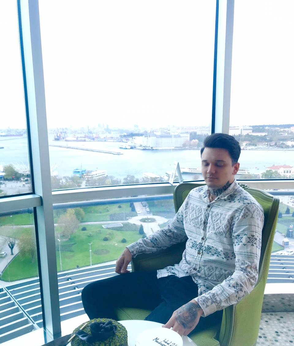 İstanbul'daki eski hayat - Esat Can'ın değişim öncesi